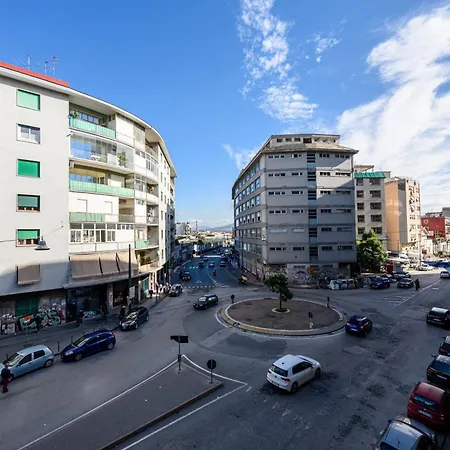 Di Fabio E Veronica Lt 3* نابولي