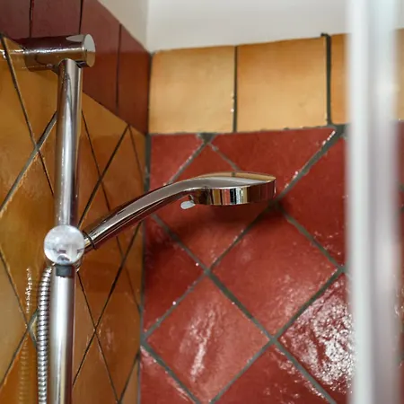 Di Fabio E Veronica Lt בית הארחה נאפולי