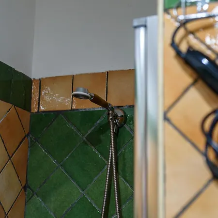 Di Fabio E Veronica Lt 3* נאפולי