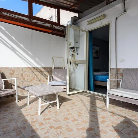 Di Fabio E Veronica Lt Гостевой дом Неаполь